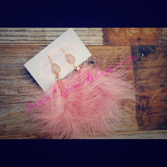 ⚠️‼️New & Beautiful‼️⚠️ - Picture 1 of 2